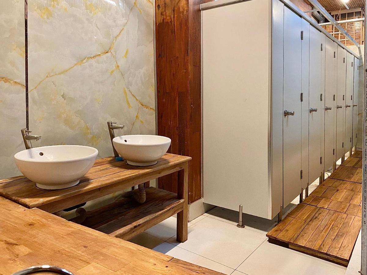 The Gk House Hostel, Ecolliving, Central City, Natural Wooden, Chill View Rooftop, Restaurant And Cocktail Bar Ho Chi Minh Zewnętrze zdjęcie