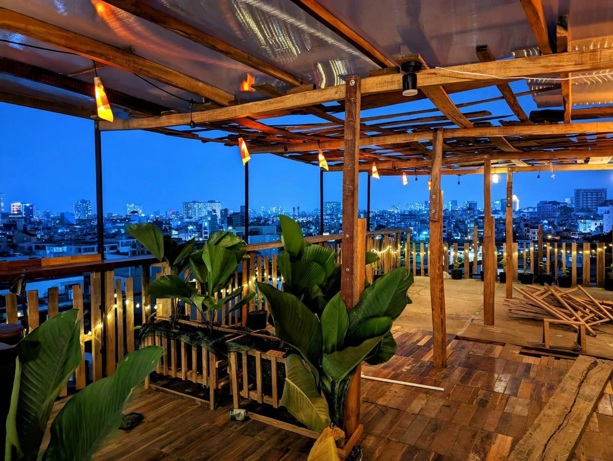 The Gk House Hostel, Ecolliving, Central City, Natural Wooden, Chill View Rooftop, Restaurant And Cocktail Bar Ho Chi Minh Zewnętrze zdjęcie
